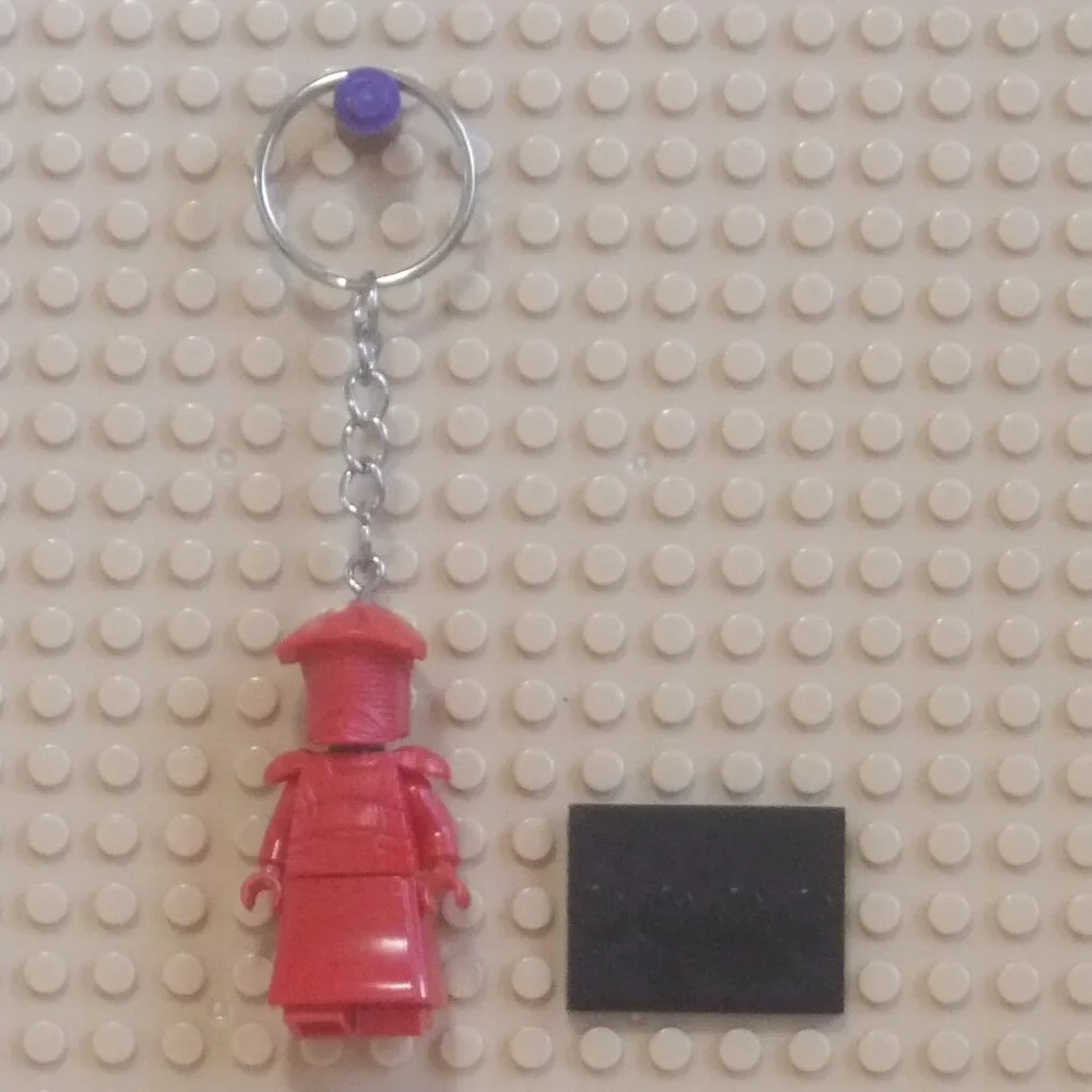 MINIFIGURE KEYCHAIN Star Wars- Clone Trooper Stormtrooper w/Blaster Charm +Stand